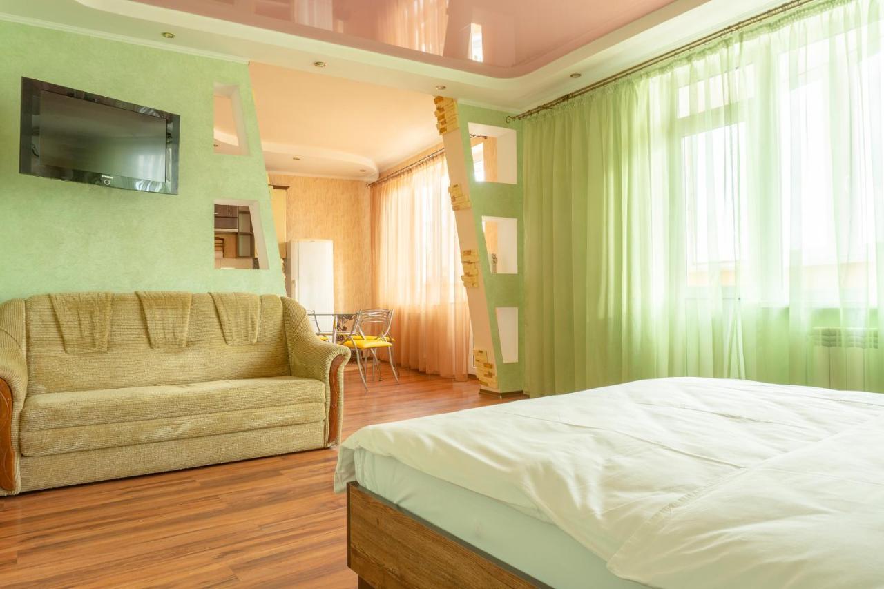 Big Studio Apartment Near River Mall Kiew Exterior foto