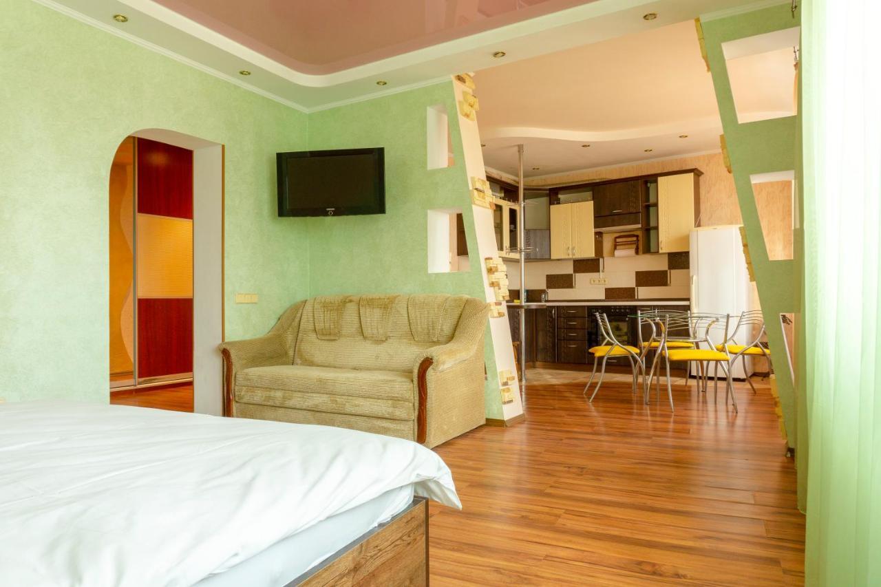 Big Studio Apartment Near River Mall Kiew Exterior foto